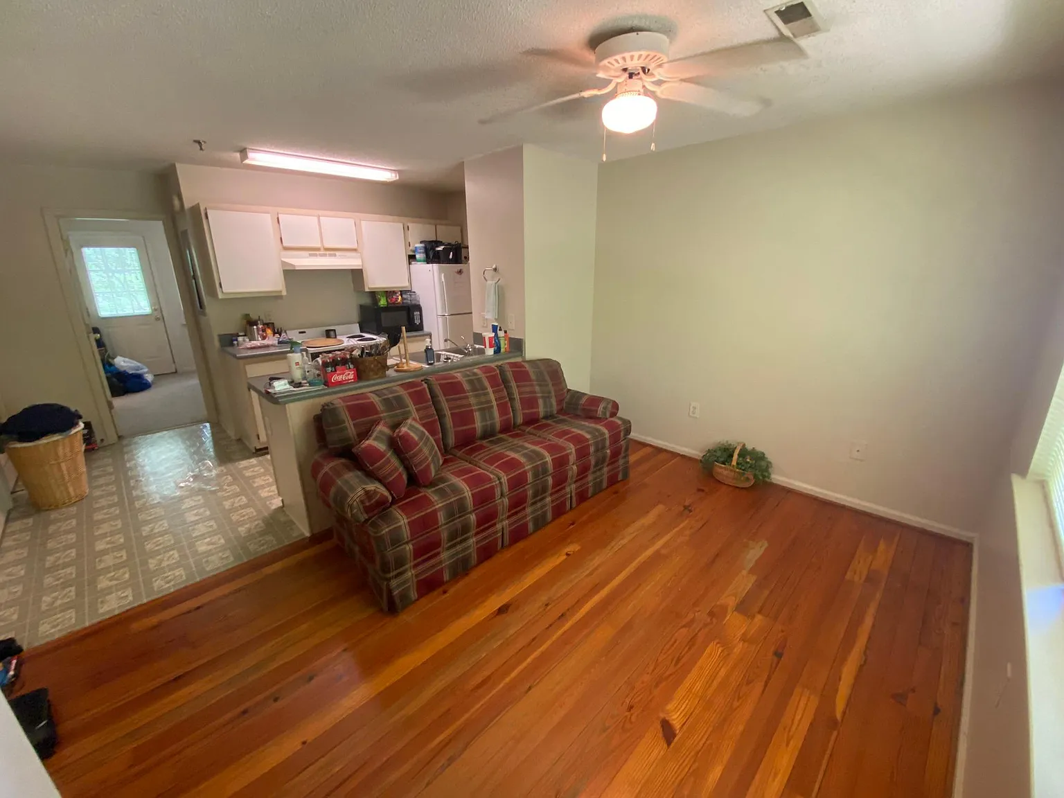 1 bed, 600 sqft, $975 — Photo 2