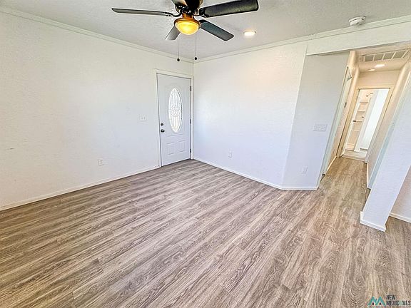 4th image of 301 S Avenue A