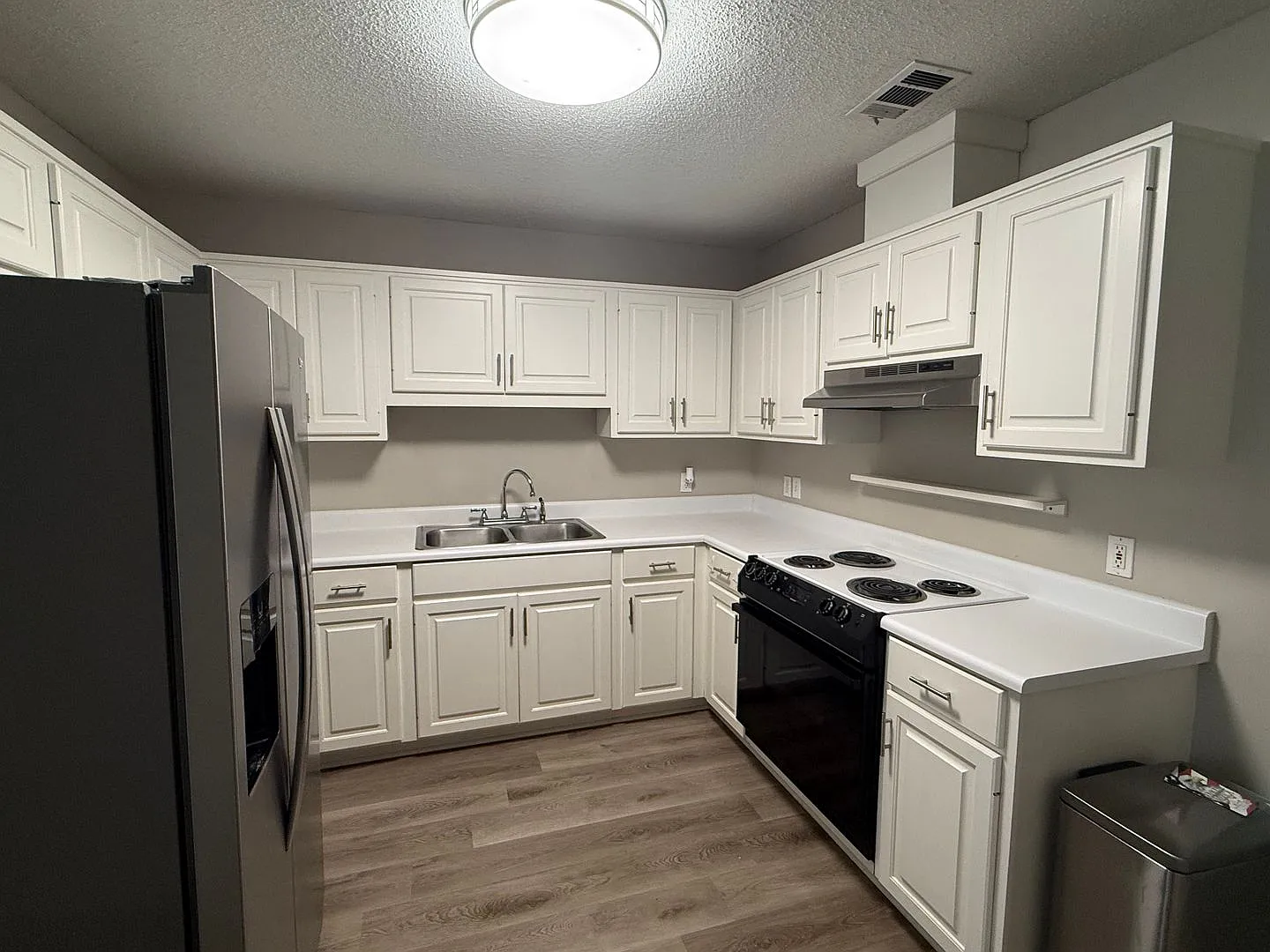 6004 Susan Cir. * — Photo 4