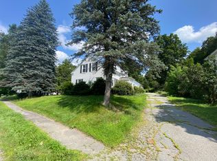 57 Pleasant St, Dexter, ME 04930
