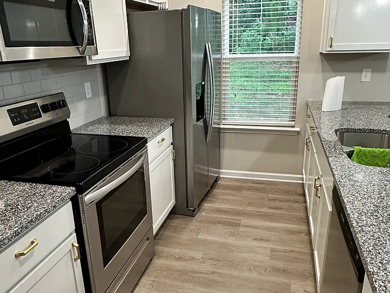 8037 Alderton Ln — Photo 6
