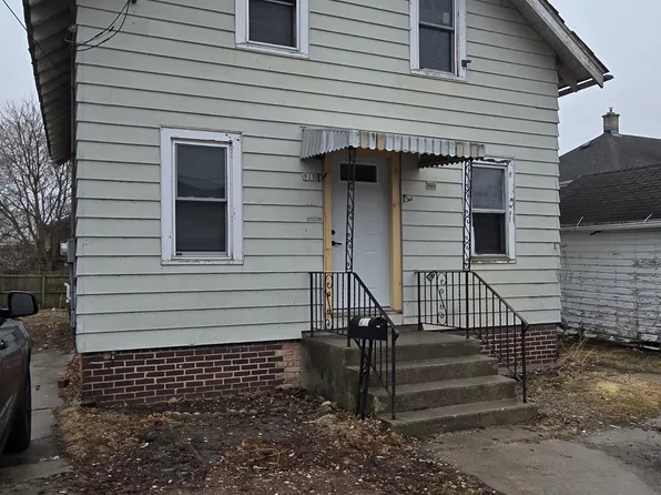 915 State St, Manitowoc, WI 54220