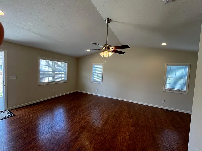 6104 Ball Rd — Photo 2
