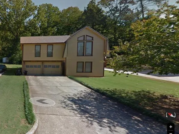 6825 Cherokee Dr, Fairfield, AL 35064