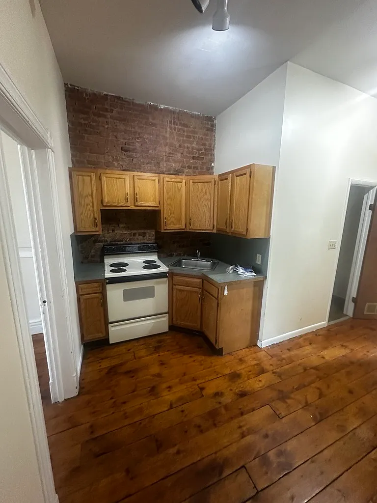 1 bed, 750 sqft, $1,100 — Photo 1