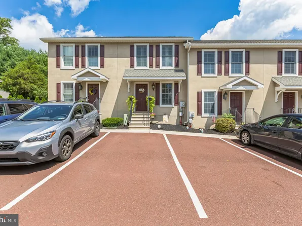 7 Station Ave, Schwenksville, PA 19473
