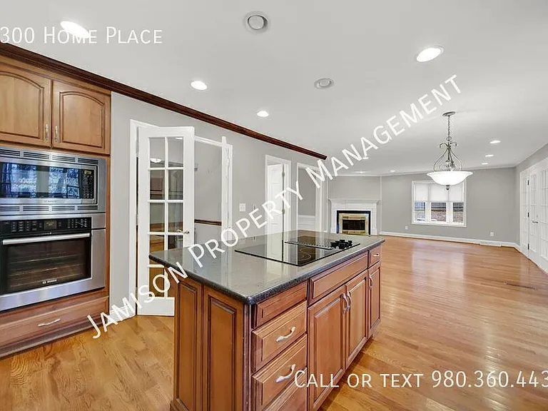 1300 Home Pl — Photo 11