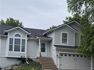 17584 W 111th Ter, Olathe, KS 66061