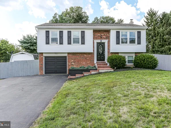 1016 Stellar Dr, Mount Joy, PA 17552