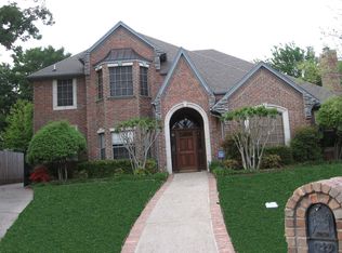 2105 Royal Dominion Ct, Arlington, TX 76006