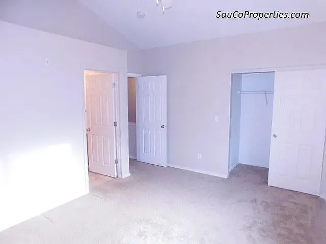 8646 NE Hyde Park Ln — Photo 9