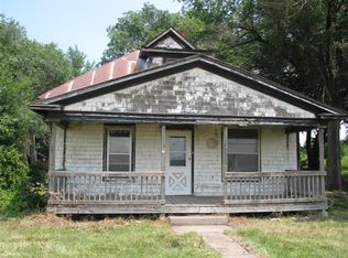 307 10th St, Americus, KS 66835