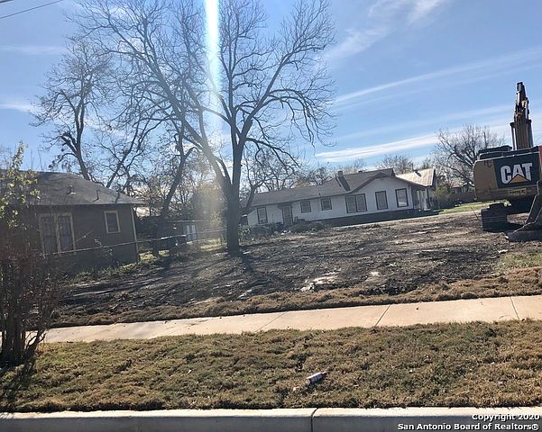 1st image of 1002 Lamar St