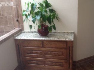 2933 Oak Ridge Dr, Hurst, TX 76054