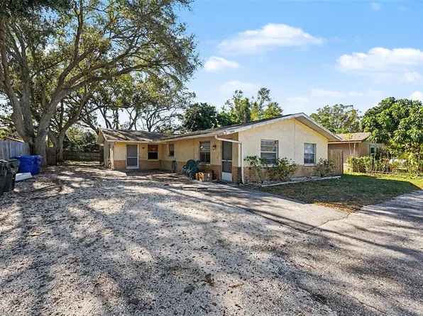 3050 Meadow Lake Ave, Largo, FL 33771