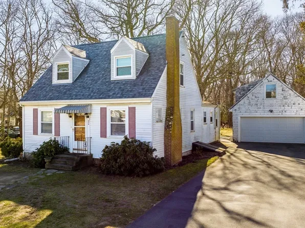 394 Sconticut Neck Rd, Fairhaven, MA 02719