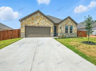 209 Rosemary Dr, Azle, TX 76020