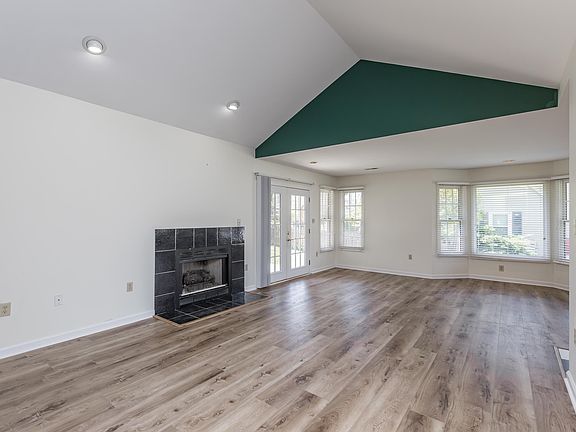 2nd image of 113 Derby Dr
