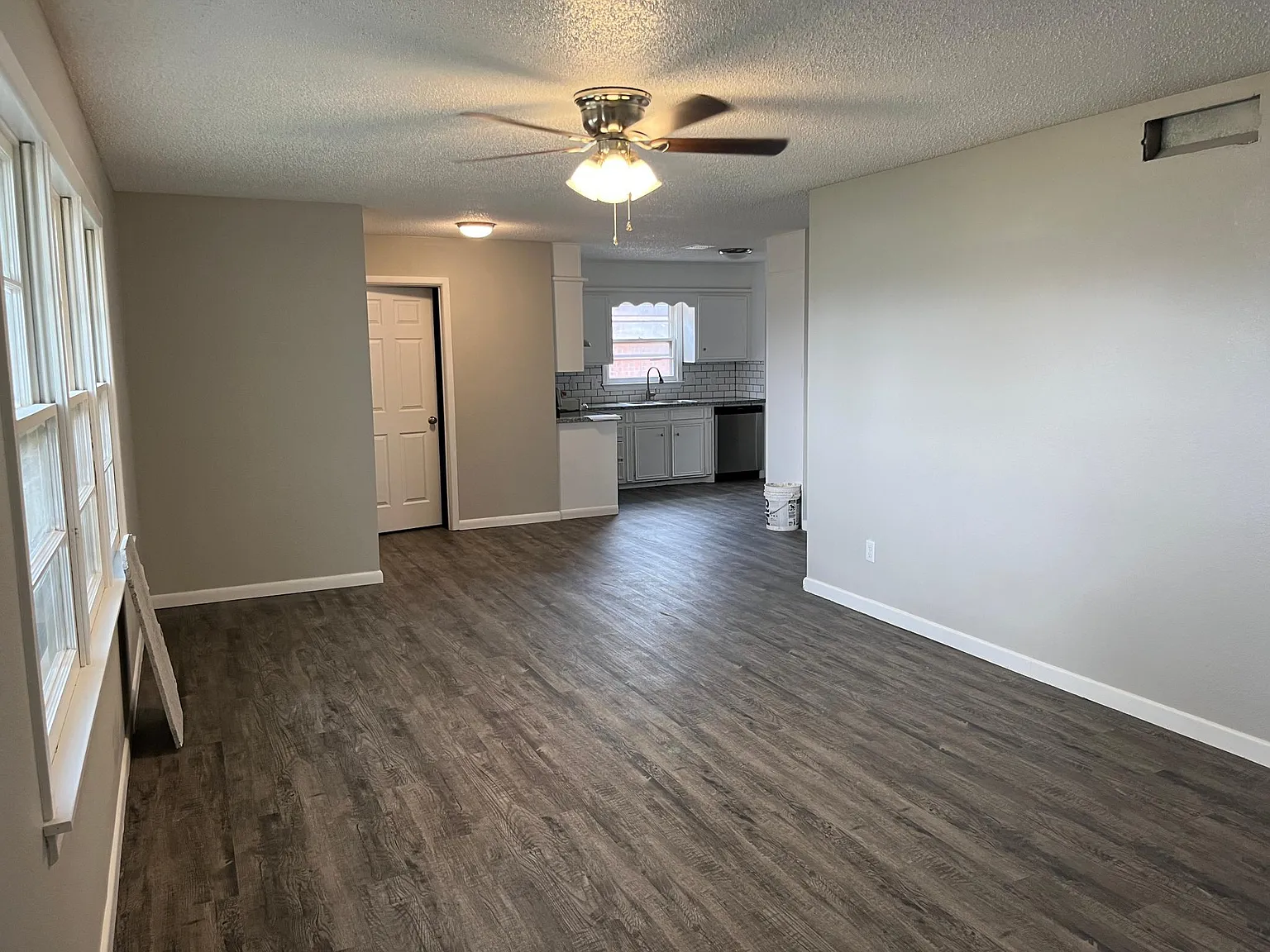 4 bed, 1800 sqft, $2,000 — Photo 2