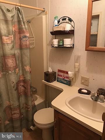 2nd image of 90 Maidu Lane Gln #3