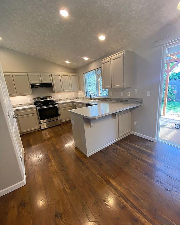 2nd image of 1414 Rock Creek Dr S