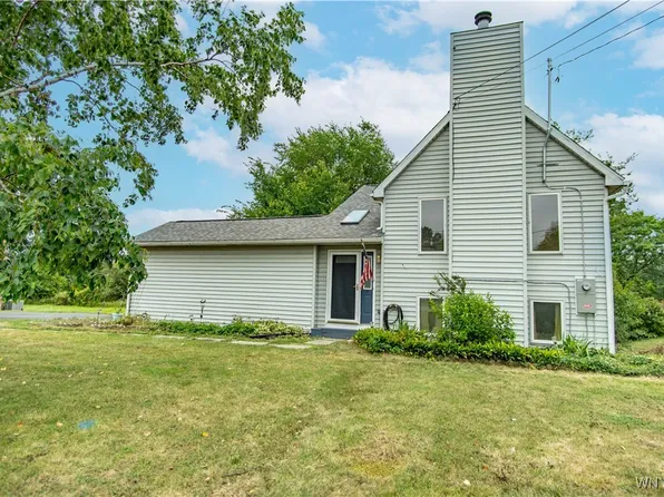 2184 Meadow Ln, Grand Island, NY 14072