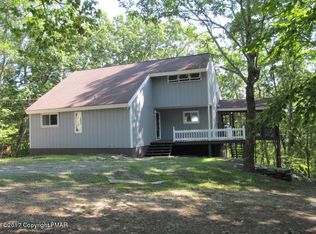 168 Edinburgh Rd, Bushkill, PA 18324