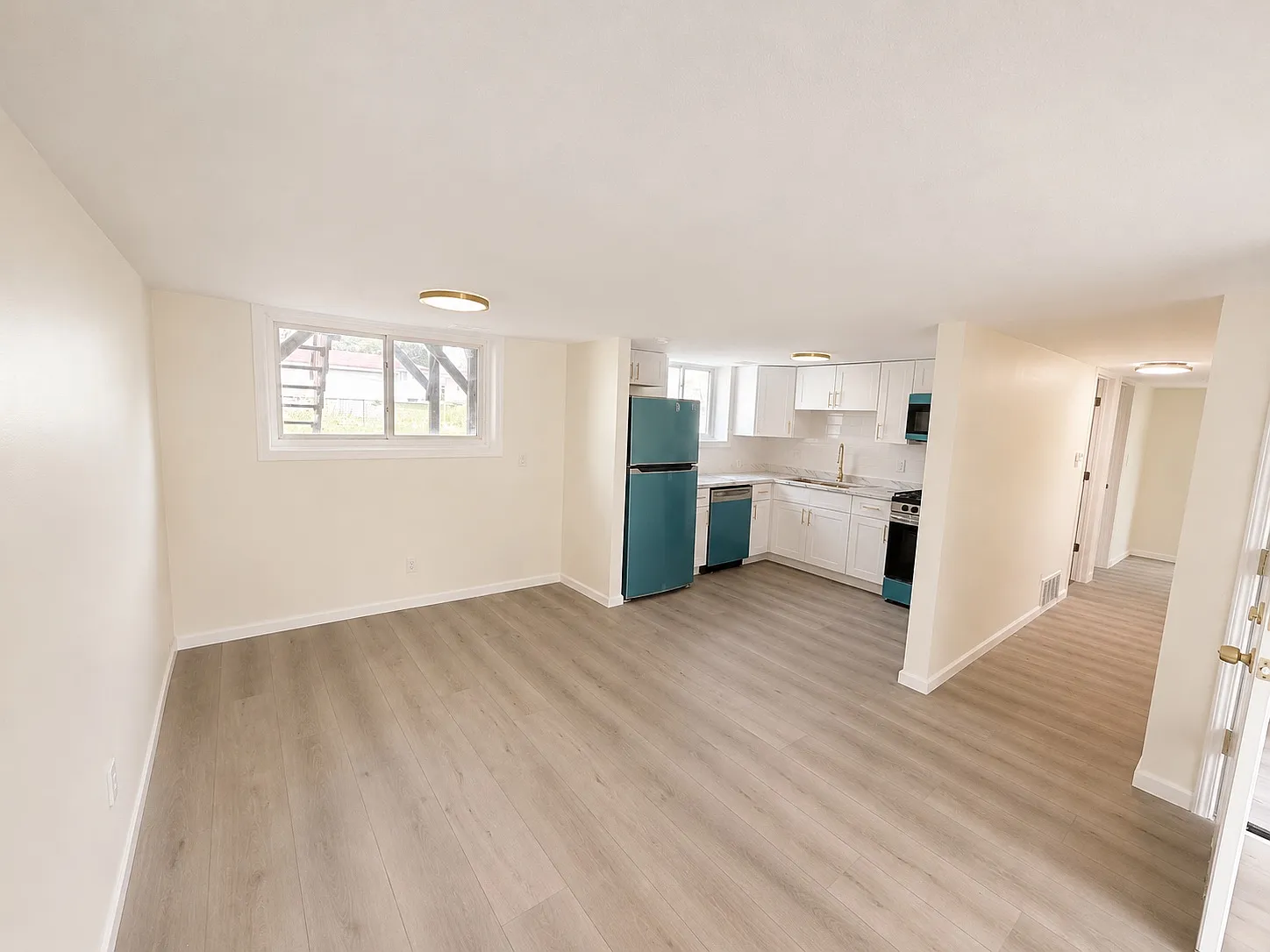 2 bed, 950 sqft, $1,500 — Photo 2