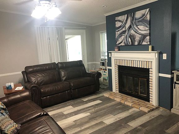 5th image of 906 Lilac Ln