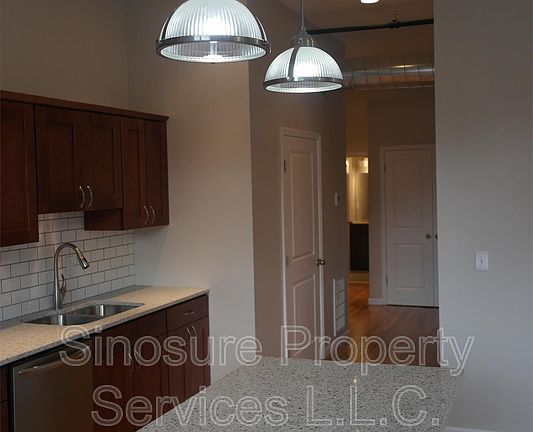 5th image of 502 Broadway #B