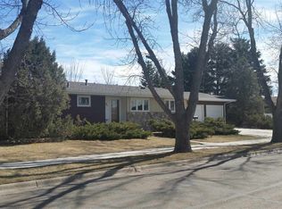 614 1st St NE, Garrison, ND 58540