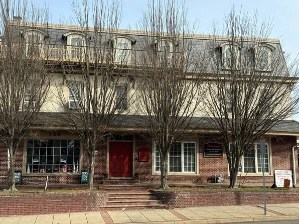 123 S Main St, 123 S Main St APT 8, North Wales, PA 19454