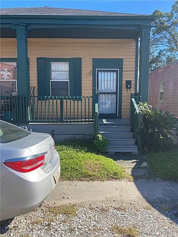 1st image of 216 1st St