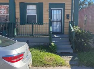 216 1st St, Gretna, LA 70053