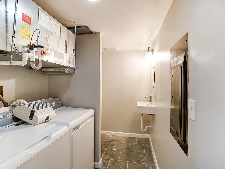 114 E Corry St — Photo 19