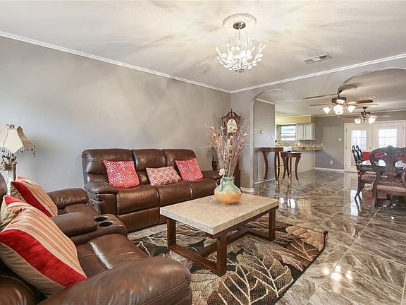 3rd image of 265 Briarwood Dr