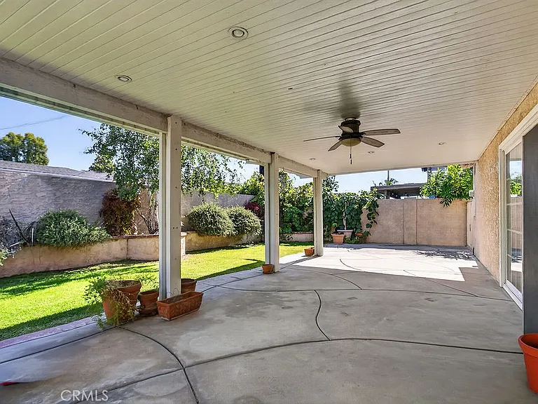 2310 E Monroe Ave — Photo 21
