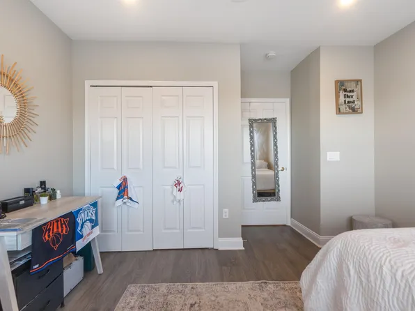 302 The Promenade image 30 of 48