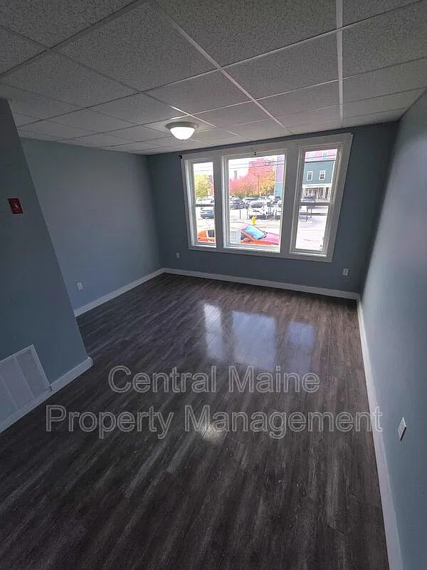 2 bed, 1.0 bath, $1,375 — Photo 3