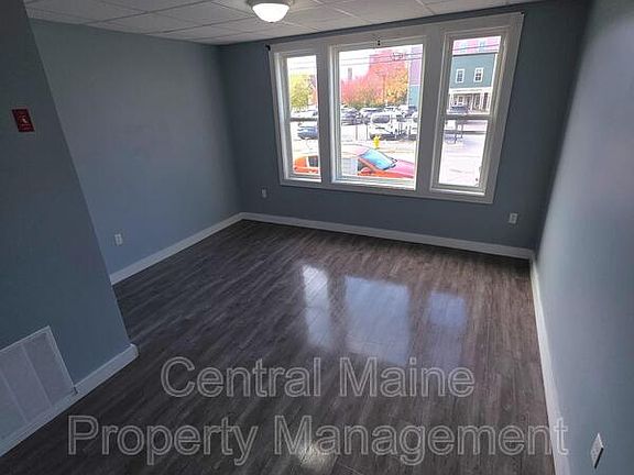 3rd image of 176 Blake St