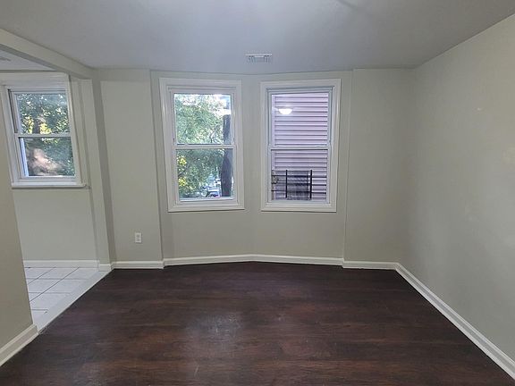5th image of 96 Eaton Pl #2AA