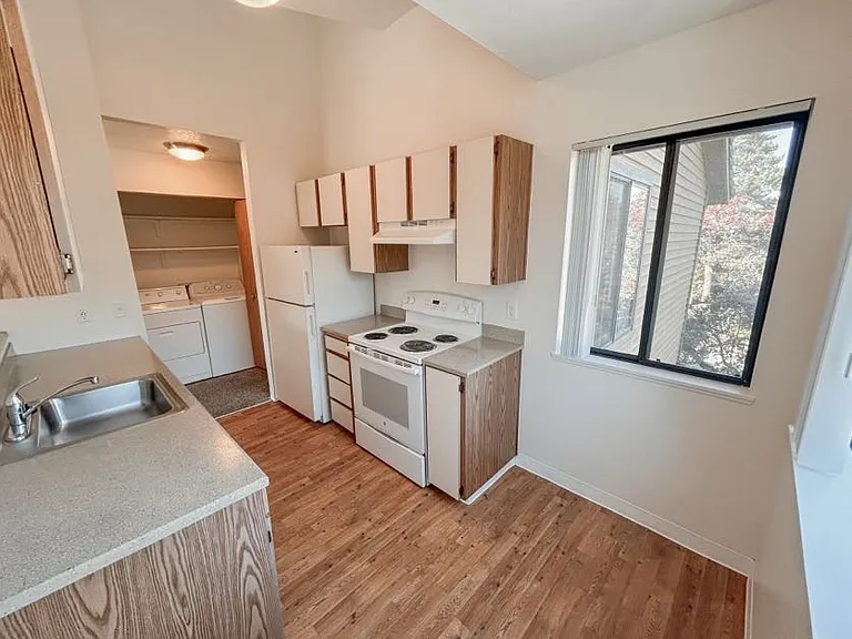 Stone Creek Apartments Beaverton — Photo 98
