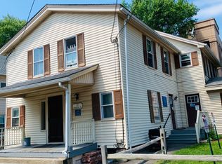 27 Brewster Ct APT 2L, Northampton, MA 01060