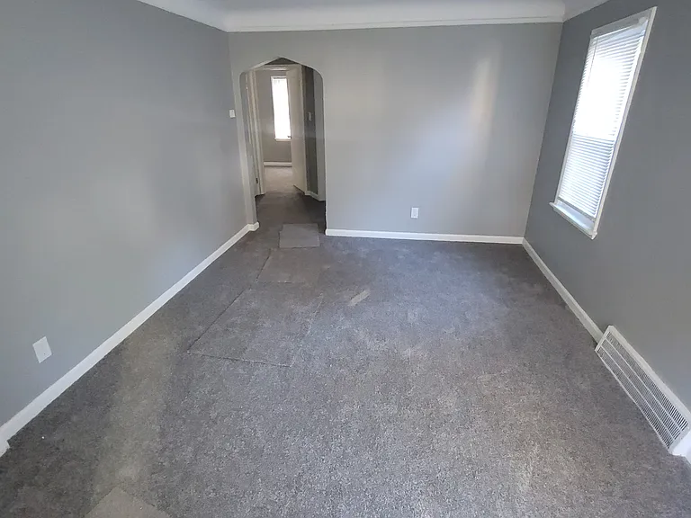 11760 Nottingham Rd — Photo 5