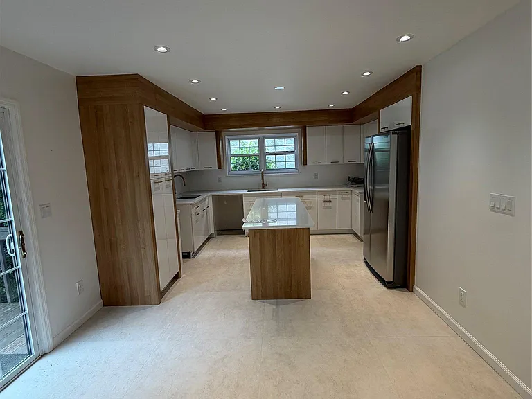 48 Somerset Dr — Photo 4