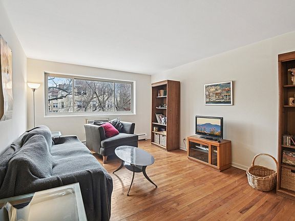 3rd image of 1415 W Lunt Ave APT 303