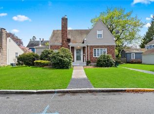 147 Trent St, Woonsocket, RI 02895