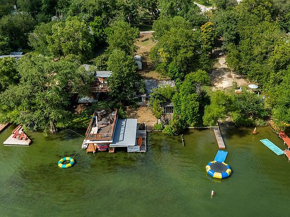 2nd image of 13003 On The Lake Rd