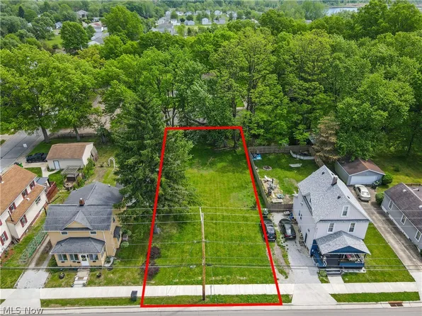 515 S Van Buren Ave, Barberton, OH 44203