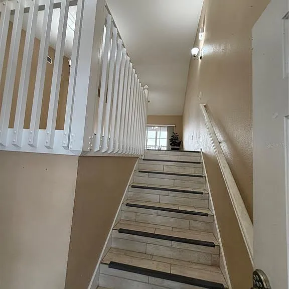 315 Eagle Ridge Dr — Photo 3